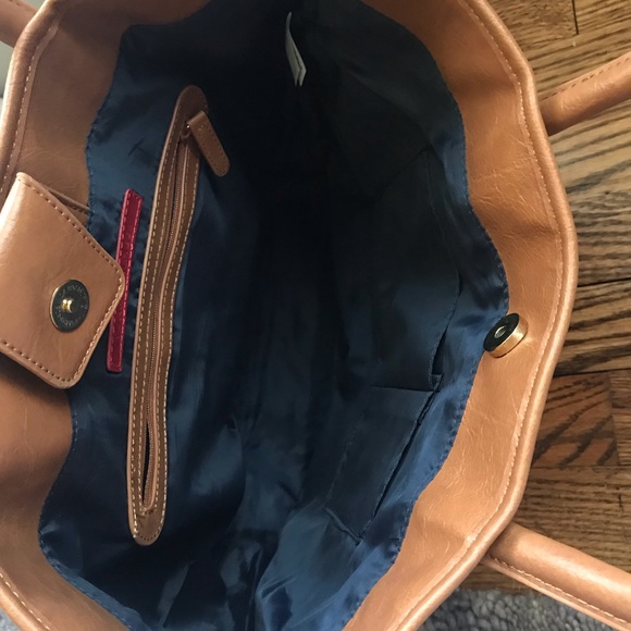 Tommy Hilfiger Tote - Picture 4 of 6